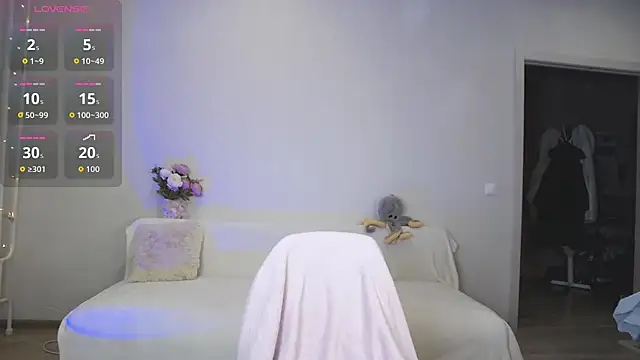 Snapshot of olliebells chatting on December 22, 2025, 4:15 pm olliebells online show from December 22, 2025, 4:15 pm