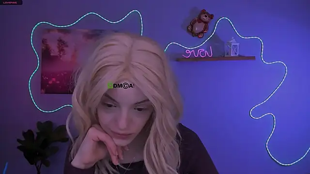 mia starrr  online show from March 10, 2026, 7:41 pm