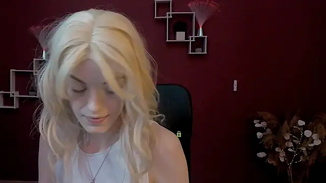 mia starrr  online show from March 13, 2026, 7:42 pm