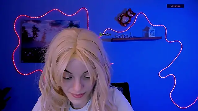 mia starrr  online show from March 21, 2026, 8:01 pm