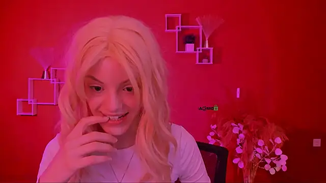 mia starrr  online show from March 25, 2026, 9:59 am