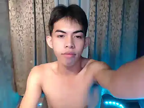 Urhotsilverboy online show from December 5, 2025, 3:48 am