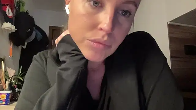 Ameli8 online show from December 14, 2025, 3:28 pm