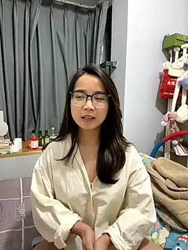 Hmm 0303 online show from November 30, 2025, 2:43 pm