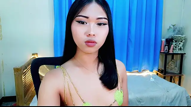sweet sophiaxx online show from April 10, 2026, 6:29 am