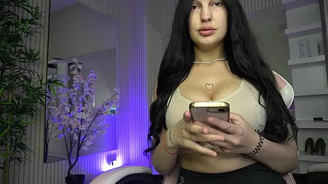 MiaHartx online show from May 6, 2026, 4:52 am