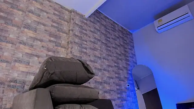 valen gill online show from March 22, 2026, 1:14 pm