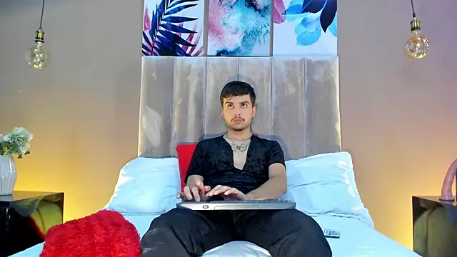 Snapshot of NicolasRey1 chatting on November 13, 2025, 4:22 am NicolasRey1 online show from November 13, 2025, 4:22 am