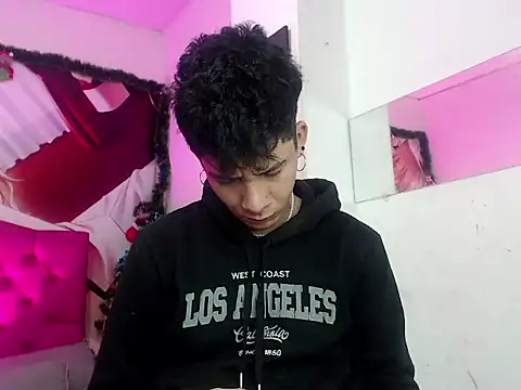 Lovers Spicy online show from December 18, 2025, 12:11 pm