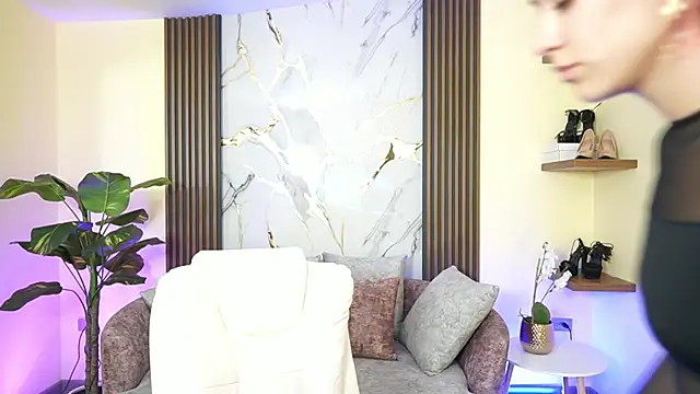 TessaaFox online show from January 7, 2026, 11:45 am