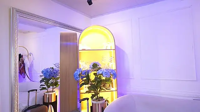 TessaaFox online show from February 5, 2026, 6:56 pm