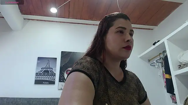 Snapshot of SweetSurrender69 chatting on November 8, 2025, 3:29 am SweetSurrender69 online show from November 8, 2025, 3:29 am