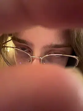 EveLunny online show from March 25, 2026, 5:02 am