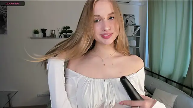 TawnyaVanschaick online show from May 1, 2026, 10:20 am