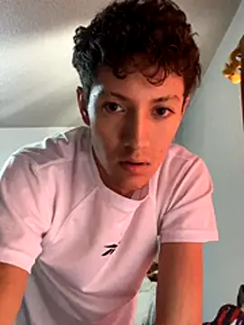 Snapshot of alexxM17 chatting on November 5, 2025, 5:24 pm alexxM17 online show from November 5, 2025, 5:24 pm