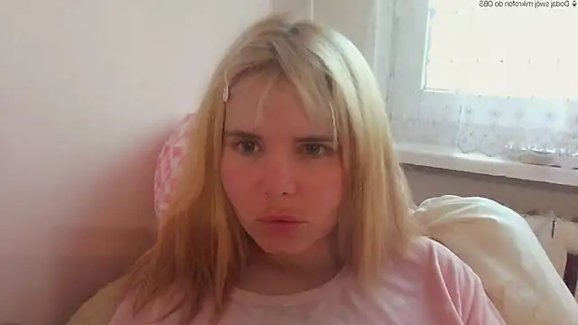 HornyElena online show from May 10, 2026, 6:02 pm
