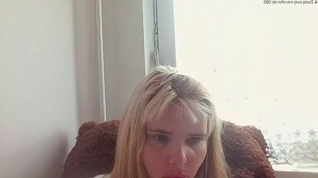 HornyElena online show from May 15, 2026, 12:01 pm