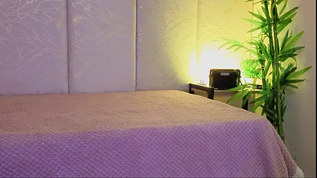 Snapshot of _ViolletteNoir_ chatting on March 16, 2026, 9:08 pm ViolletteNoir online show from March 16, 2026, 9:08 pm