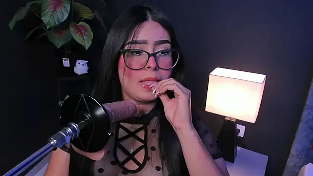 Snapshot of Amy_whittee chatting on March 20, 2026, 4:06 am Amy whittee online show from March 20, 2026, 4:06 am