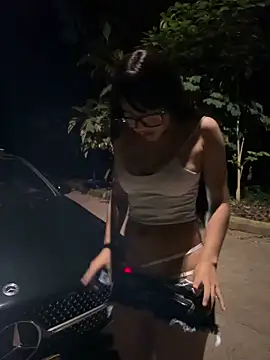 zevellez online show from November 8, 2025, 2:34 am