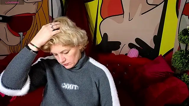 Snapshot of AmaraNights chatting on November 7, 2025, 1:05 am AmaraNights online show from November 7, 2025, 1:05 am