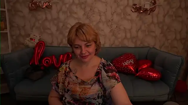 Snapshot of AmaraNights chatting on February 13, 2026, 8:27 pm AmaraNights online show from February 13, 2026, 8:27 pm