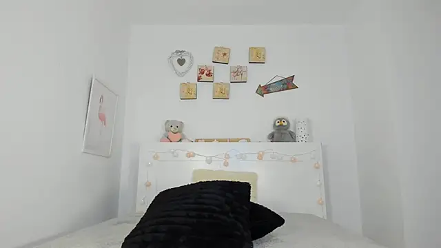 Snapshot of Blueee_diamond chatting on November 22, 2025, 6:01 am Blueee diamond online show from November 22, 2025, 6:01 am