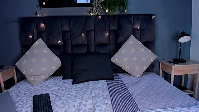 AnaVoss   online show from November 18, 2025, 11:36 am