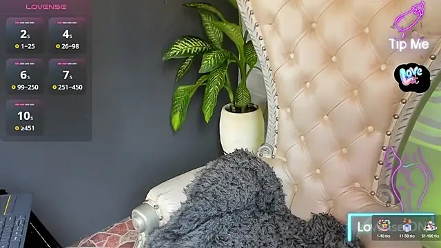 Emmafranco online show from November 8, 2025, 2:50 pm