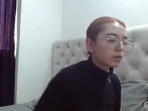 Carolinapinnkman online show from November 25, 2025, 7:47 pm