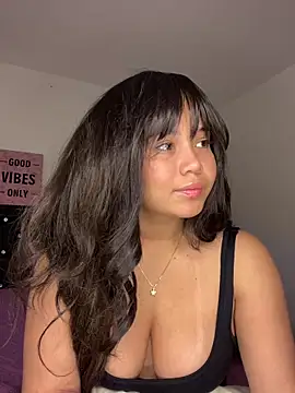 LoliitaBennett online show from March 17, 2026, 3:00 am