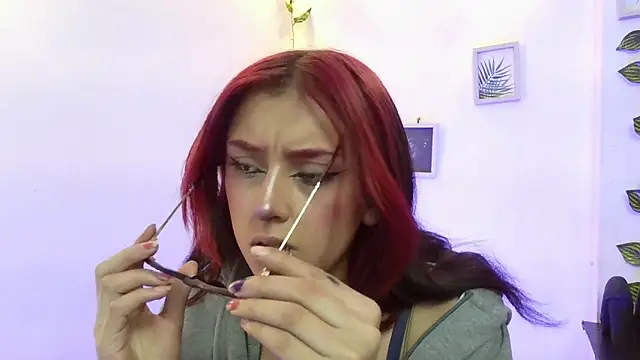 Snapshot of vaiolet_johansson chatting on November 7, 2025, 1:55 pm vaiolet johansson online show from November 7, 2025, 1:55 pm