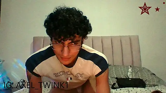 Snapshot of axel_love13 chatting on November 15, 2025, 6:33 am axel love13 online show from November 15, 2025, 6:33 am