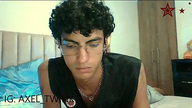 Snapshot of axel_love13 chatting on December 4, 2025, 11:57 pm axel love13 online show from December 4, 2025, 11:57 pm