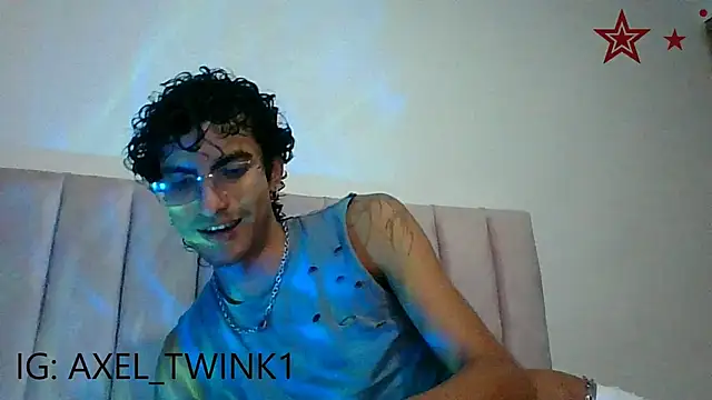 Snapshot of axel_love13 chatting on January 10, 2026, 12:23 am axel love13 online show from January 10, 2026, 12:23 am