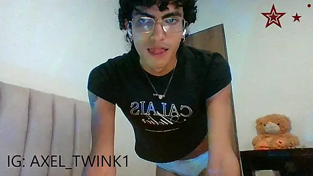 Snapshot of axel_love13 chatting on January 13, 2026, 5:35 am axel love13 online show from January 13, 2026, 5:35 am