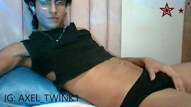 Snapshot of axel_love13 chatting on January 15, 2026, 4:50 am axel love13 online show from January 15, 2026, 4:50 am