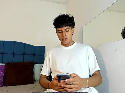 Valentino Lane online show from January 7, 2026, 2:14 am