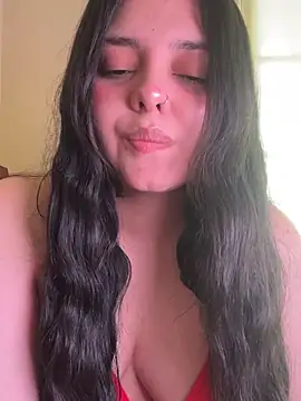 candicewest  online show from May 2, 2026, 5:07 pm