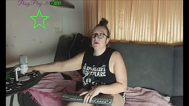 JadeStarUK online show from July 31, 2026, 12:10 am