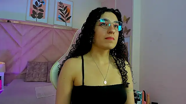 DemiJones  online show from February 6, 2026, 3:44 am