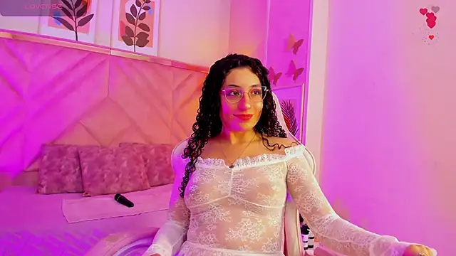 DemiJones  online show from February 19, 2026, 3:57 am