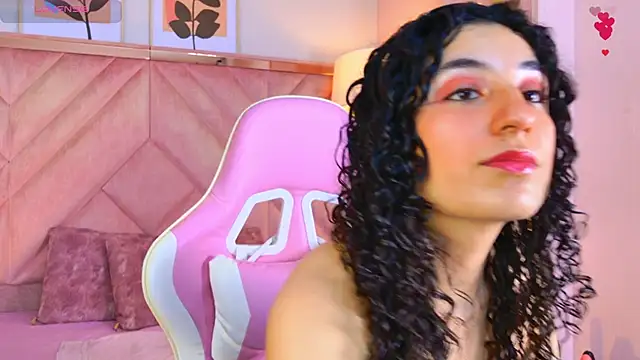 DemiJones  online show from April 23, 2026, 4:03 am