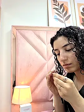 DemiJones  online show from May 7, 2026, 3:01 am