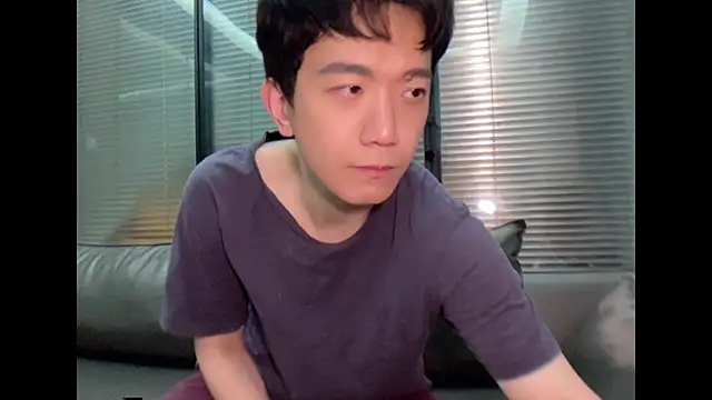 CouplingCry online show from December 3, 2025, 2:48 pm