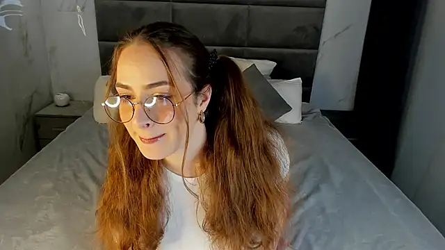 moon sanny online show from December 17, 2025, 9:26 am