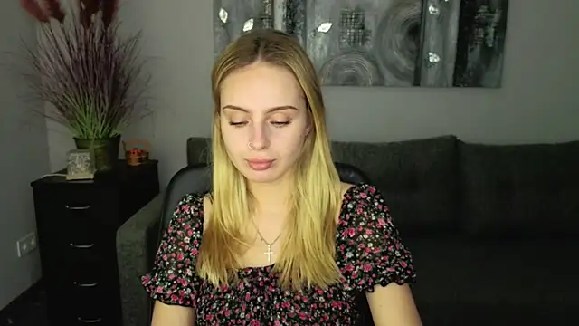 Snapshot of Tina_Jonesi chatting on November 8, 2025, 6:35 am Tina Jonesi online show from November 8, 2025, 6:35 am