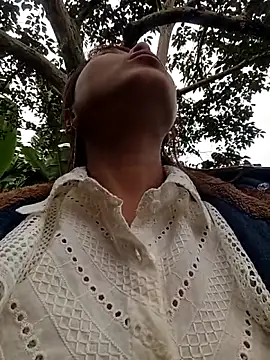 Snapshot of Missa-kute20 chatting on November 7, 2025, 1:38 am Missa-kute20 online show from November 7, 2025, 1:38 am