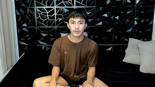 Snapshot of Urloverhardcock chatting on May 5, 2026, 10:34 am Urloverhardcock online show from May 5, 2026, 10:34 am