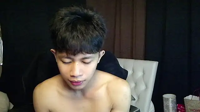 Snapshot of Urloverhardcock chatting on July 28, 2026, 7:37 am Urloverhardcock online show from July 28, 2026, 7:37 am